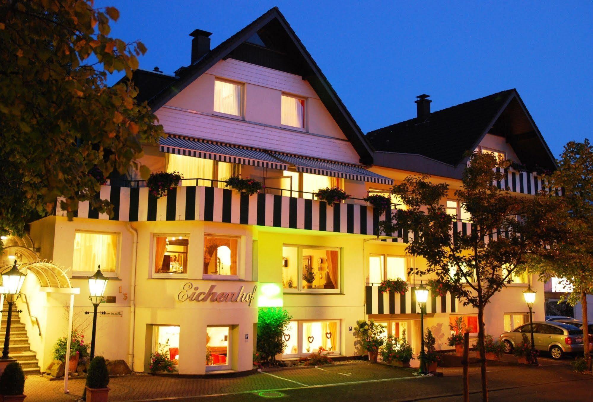 Antik-Hotel Eichenhof Бад-Зальцуфлен Экстерьер фото